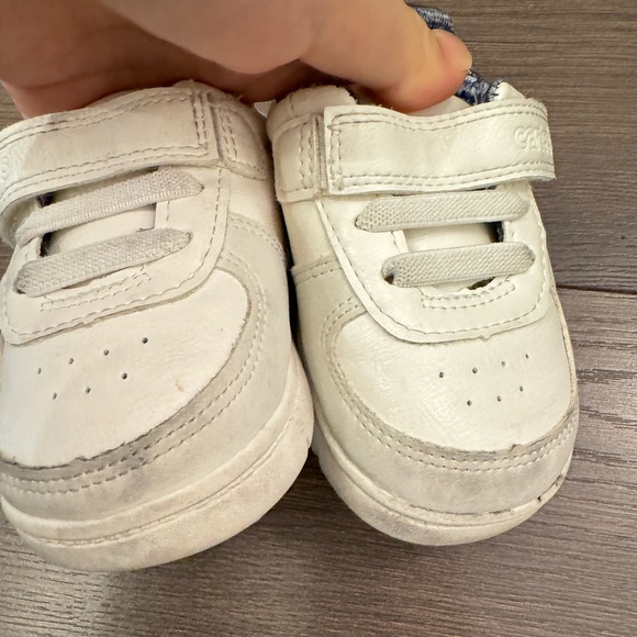 Carter’s Baby White Sneakers Size 5M - Picture 5 of 6